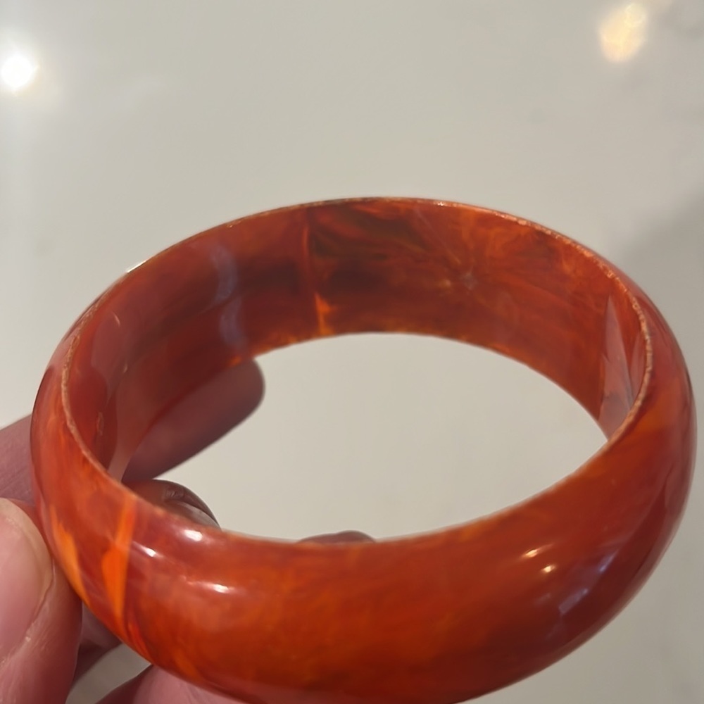 Orange lucite women’s bracelet - Picture 3 of 6